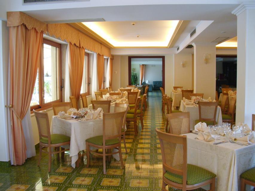Hotel La Pergoletta Сант-Агата-суй-Дуе-Гольфі Екстер'єр фото