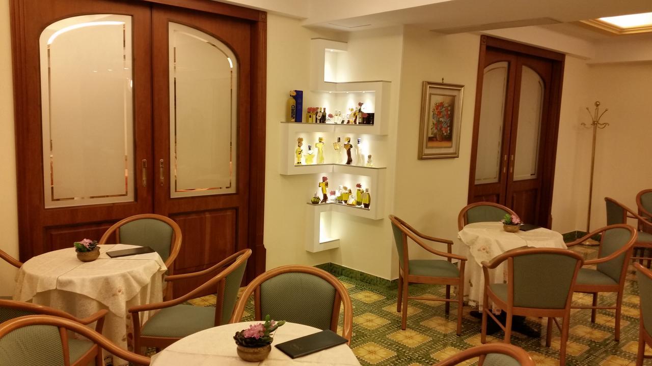 Hotel La Pergoletta Сант-Агата-суй-Дуе-Гольфі Екстер'єр фото